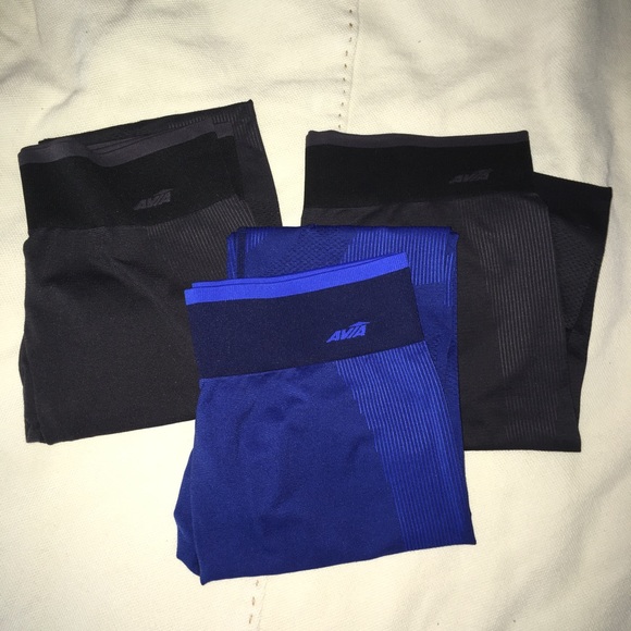 Avia Pants - 3 pairs of seamless bodymapped capris by Avia, Med